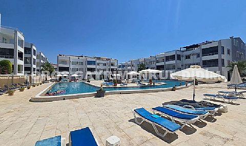 Didim efelerde havuzlu sitede satılık full eşyalı 3+1 dubleks daire