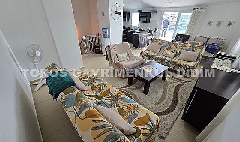 Didim efelerde havuzlu sitede satılık full eşyalı 3+1 dubleks daire