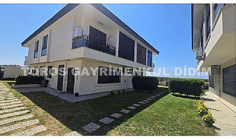 Didim efelerde havuzlu sitede satılık yazlık dubleks villa