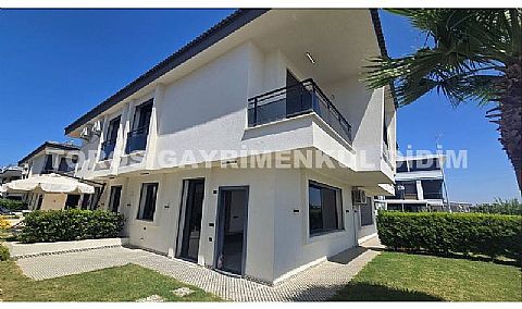 Didim efelerde havuzlu sitede satılık yazlık dubleks villa