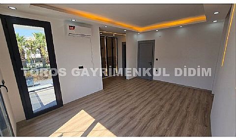 Didim Efeler'de Merkezi Konumda Havuzlu, Bahçeli 4+1 Tripleks Villa