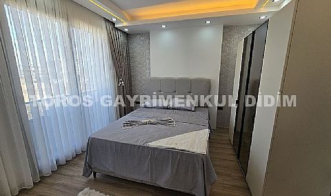 Didim Efeler'de Merkezi Konumda Havuzlu, Sıfır eşyalı Bahçeli 4+1 Tripleks Villa