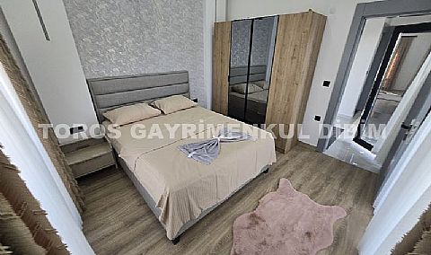 Didim Efeler'de Merkezi Konumda Havuzlu, Sıfır eşyalı Bahçeli 4+1 Tripleks Villa