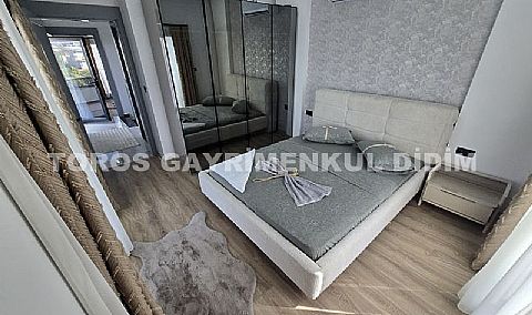 Didim Efeler'de Merkezi Konumda Havuzlu, Sıfır eşyalı Bahçeli 4+1 Tripleks Villa