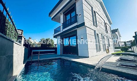 Didim efelerde satılık 4+1 havuzlu en uygun fiyatlı müstakil villa villa