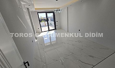 Didim efelerde satılık havuzlu ayrı mutfaklı villa