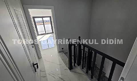 Didim efelerde satılık havuzlu ayrı mutfaklı villa