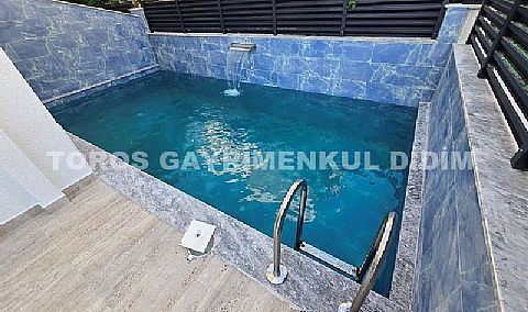 Didim efelerde satılık havuzlu ayrı mutfaklı villa