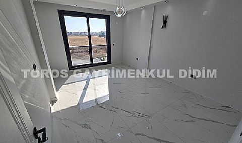 Didim efelerde satılık havuzlu ayrı mutfaklı villa