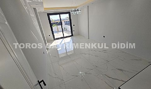 Didim efelerde satılık havuzlu ayrı mutfaklı villa