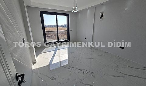 Didim efelerde satılık havuzlu ayrı mutfaklı villa
