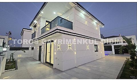 Didim efelerde satılık müstakil 4+1 havuzlu villa