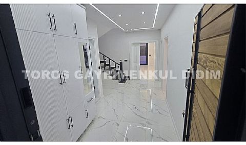 Didim efelerde satılık müstakil 4+1 havuzlu villa