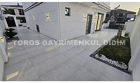 Didim efelerde satılık müstakil 4+1 havuzlu villa