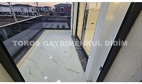 Didim efelerde satılık müstakil 4+1 havuzlu villa