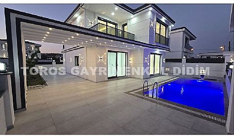 Didim efelerde satılık müstakil 4+1 havuzlu villa