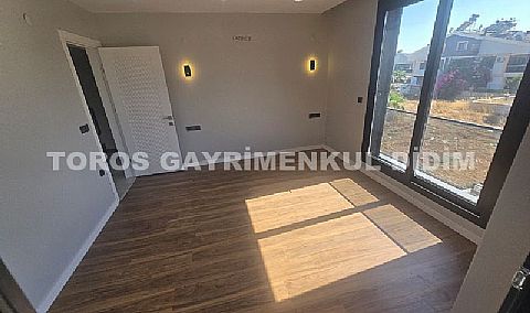 Didim Efeler’de 300 m2 Arsa Üzerine Kurulu Tam Müstakil Villa