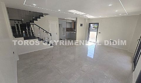 Didim Efeler’de 300 m2 Arsa Üzerine Kurulu Tam Müstakil Villa