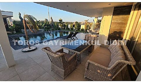 Didim Efeler’de 500m2 Arsa İçerisinde Full Eşyalı Ultra Lüks Villa