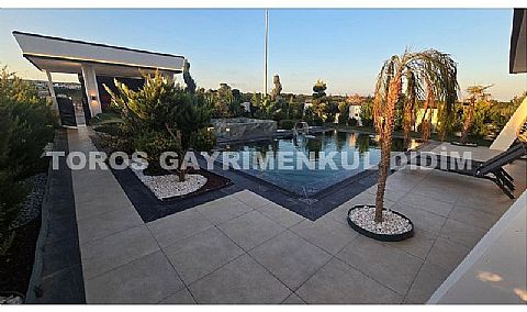 Didim Efeler’de 500m2 Arsa İçerisinde Full Eşyalı Ultra Lüks Villa