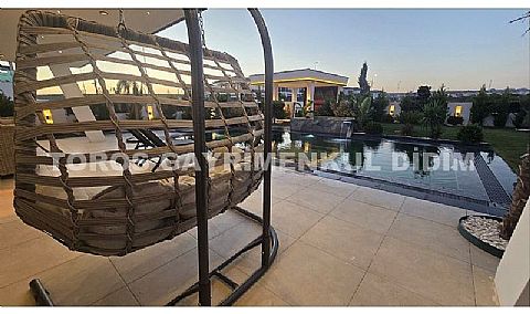 Didim Efeler’de 500m2 Arsa İçerisinde Full Eşyalı Ultra Lüks Villa