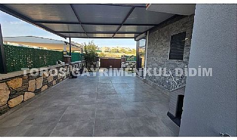 Didim Efeler’de 500m2 Arsa Üzerine Kurulu Full Eşyalı Satılık 5+1 Villa