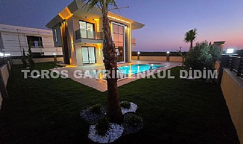 Didim Efeler’de Doğa Manzaralı,Akıllı Sistem Lüks Satilik Villa
