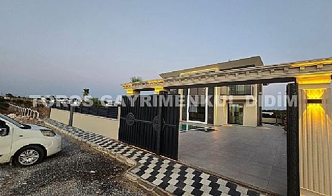 Didim Efeler’de Doğa Manzaralı,Akıllı Sistem Lüks Satilik Villa