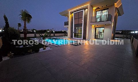 Didim Efeler’de Doğa Manzaralı,Akıllı Sistem Lüks Satilik Villa