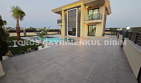 Didim Efeler’de Doğa Manzaralı,Akıllı Sistem Lüks Satilik Villa