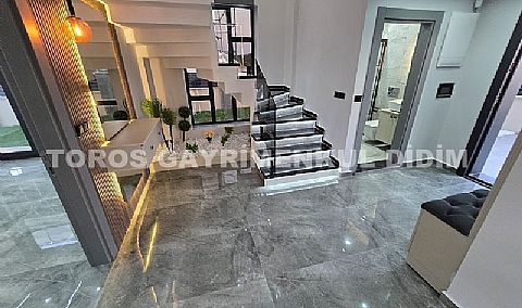 Didim Efeler’de Doğa Manzaralı,Akıllı Sistem Lüks Satilik Villa