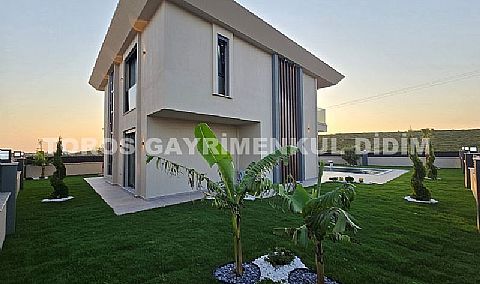Didim Efeler’de Doğa Manzaralı,Akıllı Sistem Lüks Satilik Villa