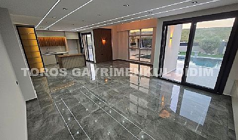 Didim Efeler’de Doğa Manzaralı,Akıllı Sistem Lüks Satilik Villa