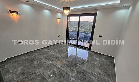 Didim Efeler’de Doğa Manzaralı,Akıllı Sistem Lüks Satilik Villa