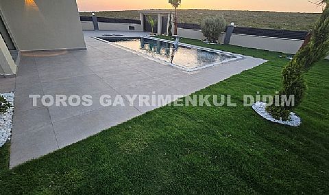 Didim Efeler’de Doğa Manzaralı,Akıllı Sistem Lüks Satilik Villa