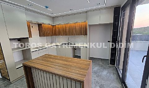 Didim Efeler’de Doğa Manzaralı,Akıllı Sistem Lüks Satilik Villa