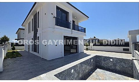 Didim Efeler’de Satılık Lüks Villa
