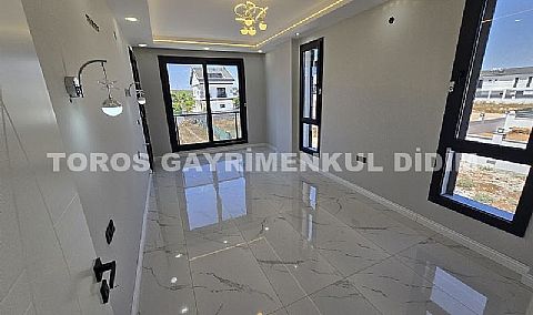 Didim Efeler’de Satılık Lüks Villa