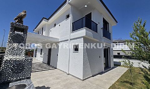 Didim Efeler’de Satılık Lüks Villa