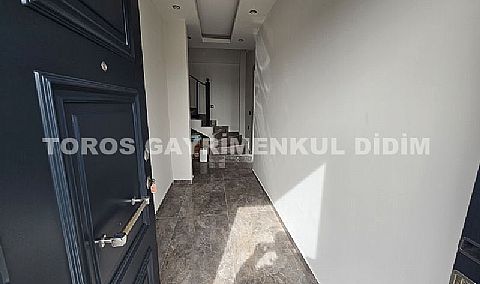 Didim Fevzi paşa mahallesinde plaja 1.200 mt mesafede satılık tam müstakil villa