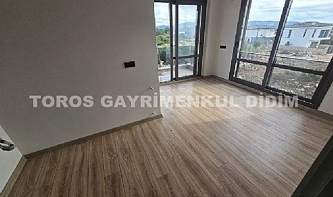 Didim Fevzi paşa mahallesinde plaja 1.200 mt mesafede satılık tam müstakil villa