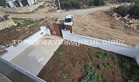 Didim Fevzi paşa mahallesinde plaja 1.200 mt mesafede satılık tam müstakil villa