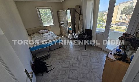 Didim Hisar Mahallesi'nde Yaz-Kış Oturuma Uygun, 95 m² Genişliğinde Kısmi Ayrı Mutfaklı satılık 2+1