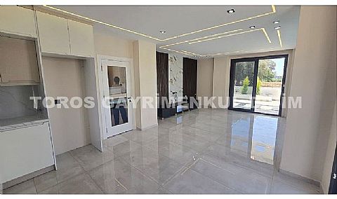 DİDİM HİSAR MAHALLESİ’NDE KÖŞE KONUMDA FERAH , GİRİŞ KATINDA YATAK ODALI VİLLA