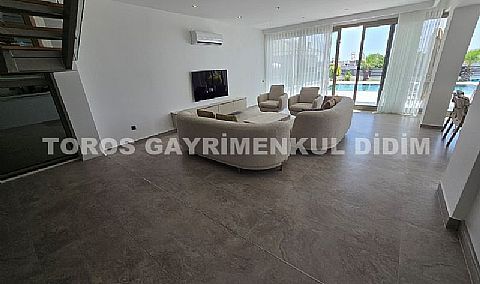 Didim hisarda 500 m2 arsa üzerine kurulu sıfır eşyalı satılık villa