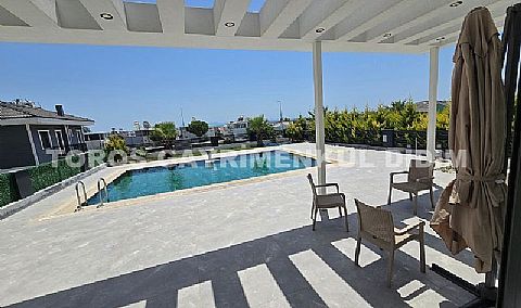 Didim hisarda 500 m2 arsa üzerine kurulu sıfır eşyalı satılık villa
