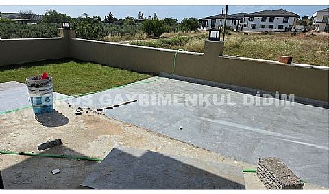 Didim hisarda denize 2.km mesafede satılık yazlık villa