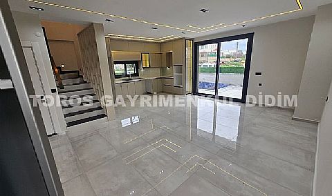 Didim hisarda villalar bölgesinde satılık yazlık villa