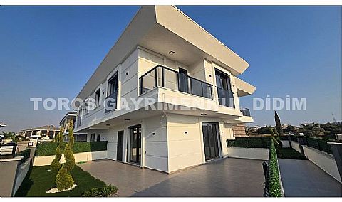 Didim Hisar’da 500 m2 arsa içerisinde satılık 4 adet dublex villa