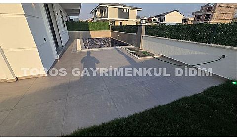 Didim Hisar’da 500 m2 arsa içerisinde satılık 4 adet dublex villa